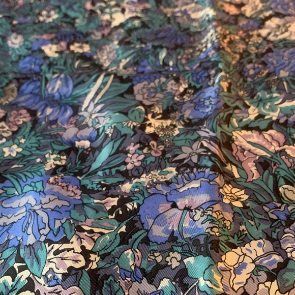 Liberty of London silk scarf - Picture 4 of 7
